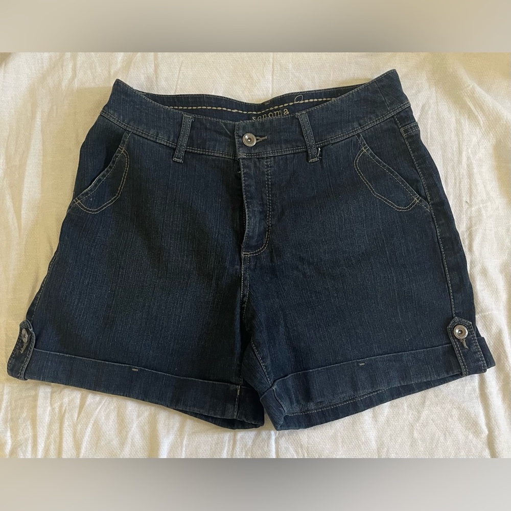 Sonoma Life &Style cuffed dark denim woman’s shorts size 6